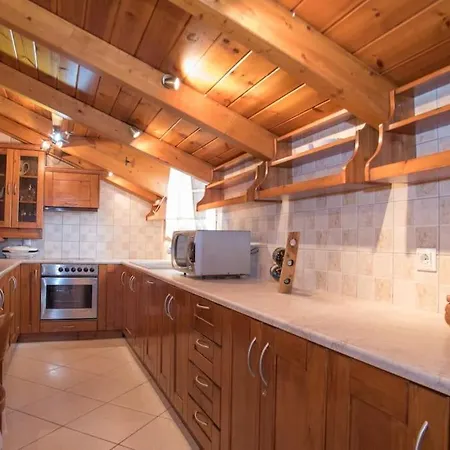 Luxury Artistic Taste Top Floor *